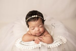 Read more about the article Brooklyn Newborn Photographer | Olivia’s Newborn Portrait Session