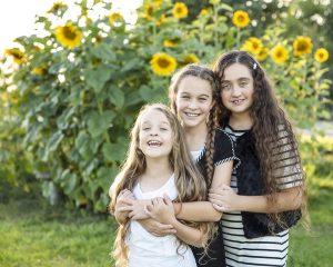 Read more about the article Syracuse Family Photographer | Sunflower Family Portrait Experience