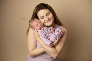 Read more about the article Oswego County NY Newborn Photographer | Vivienne’s Newborn Portrait Session