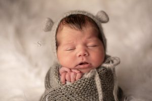 Read more about the article Fort Drum Newborn Photographer | Emma Jean’s Newborn Portrait Session