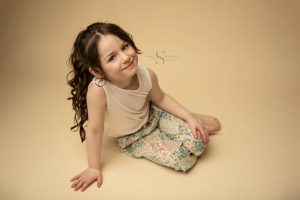 Read more about the article Syracuse NY Child Photographer | Catherine’s Spring Photo Session         