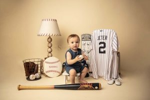 Read more about the article Oswego County Baby Photographer | Henry’s Cake Smash Session