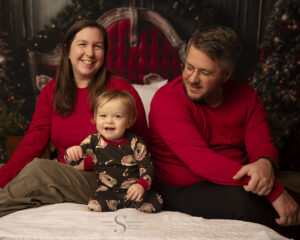 Read more about the article Oswego County Family Photographer | Rotunno’s Christmas Limited Edition Portrait Session