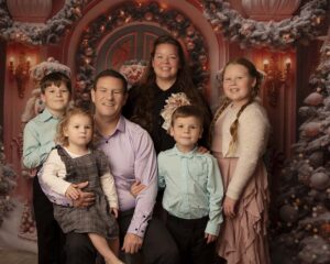 Read more about the article Oswego County Family Photographer | Christmas Family Portraits