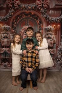 Read more about the article Oswego County Family Photography | Christmas Portraits