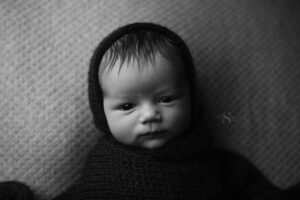 Read more about the article Syracuse NY Newborn Photographer | Grimmet’s Newborn Portrait Session