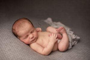 Read more about the article Syracuse Newborn Photographer | Grayson’s Newborn Portrait Session